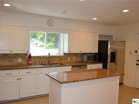 5th image of 102 E Mimosa Cir