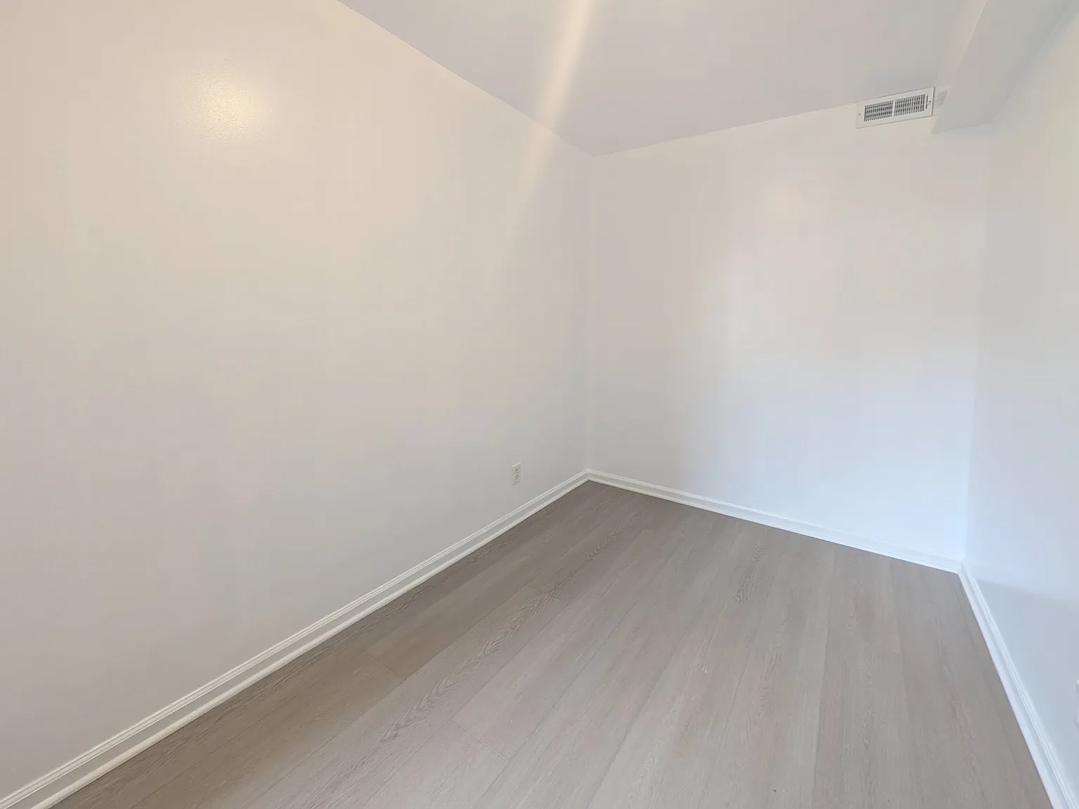 2 bed, $1,350 — Photo 4
