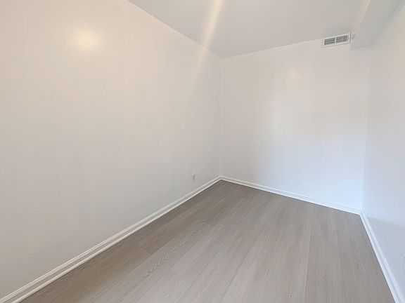 4th image of 3242 S Hoyne Ave APT 1F