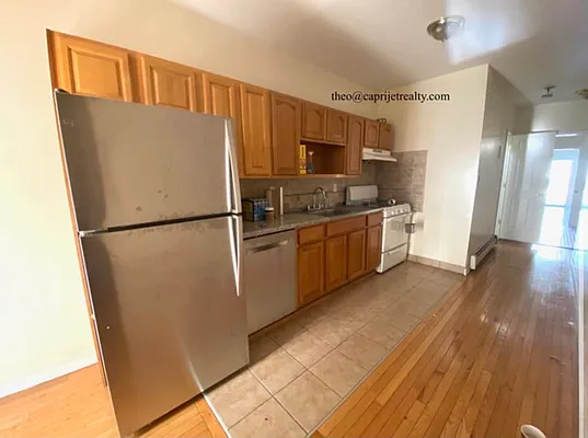 Rented by Capri Jet Realty Corp | media 5