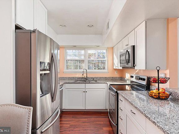 4th image of 2790 Bordeaux Pl