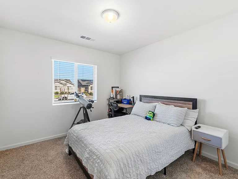 2131 W Ambassador Way — Photo 21