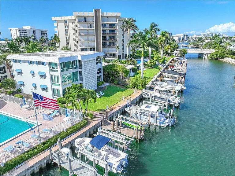 2100 Gulf Shore Blvd N #212 — Photo 36