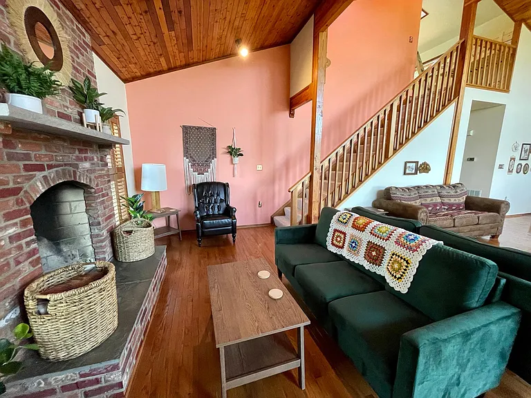 61 Moonridge Ln — Photo 9