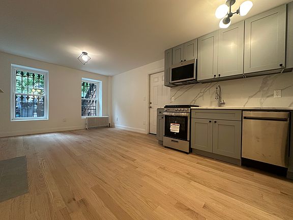 2nd image of 489 Putnam Ave APT 1