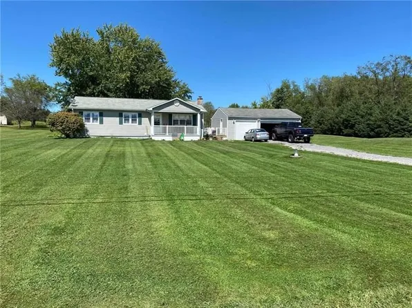 4871 County Line Rd, New Castle, PA 16101