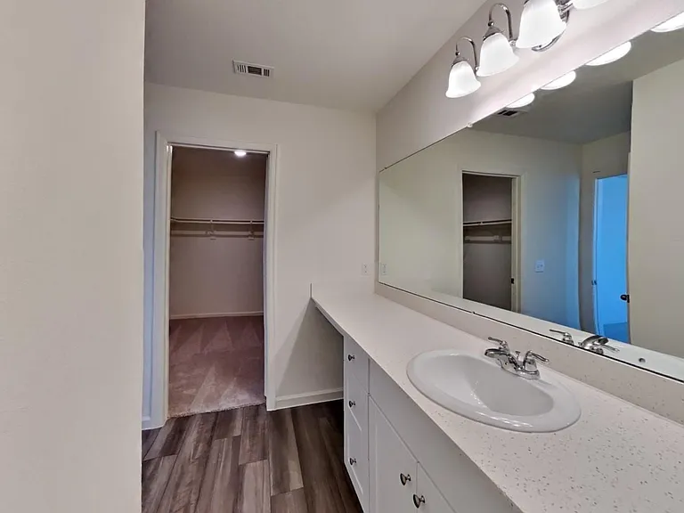 13515 Kinsman Rd — Photo 14