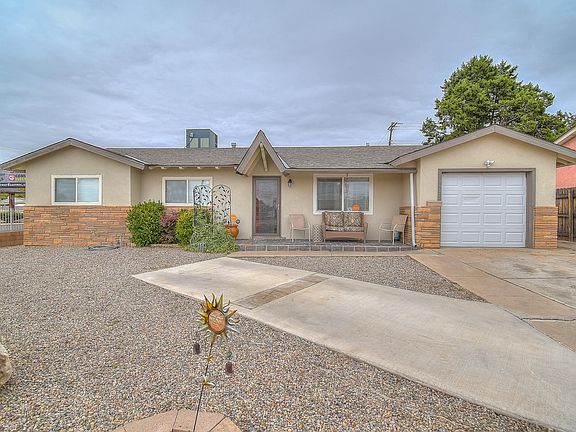 2nd image of 2932 Hermosa Dr NE