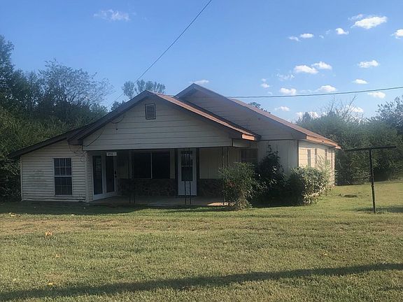 4th image of 936 Cemetery Rd