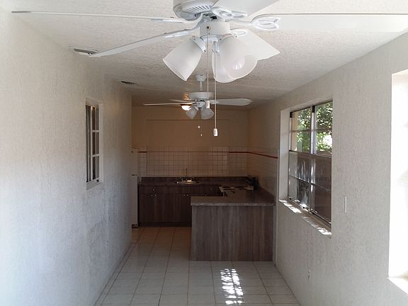 Florida room to kitchen