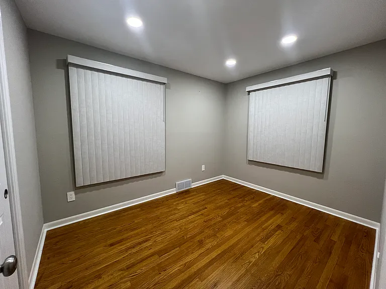 5348 N Lydell Ave — Photo 24