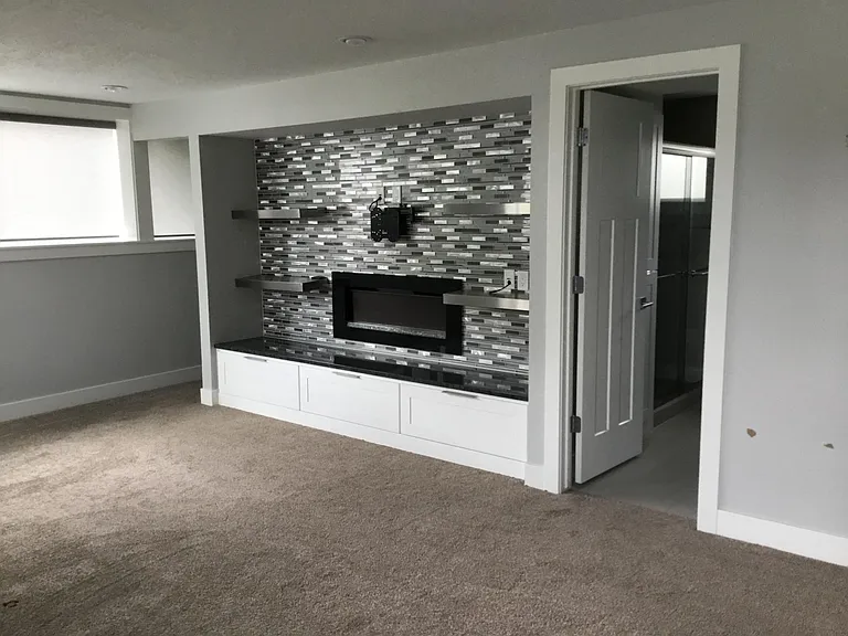 696 E 2200 N — Photo 11