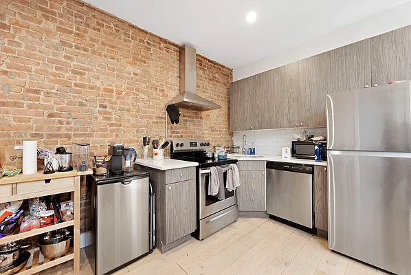 Rented by Compass | media 38