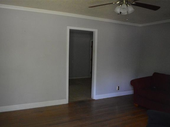 3rd image of 1111 Walnut St