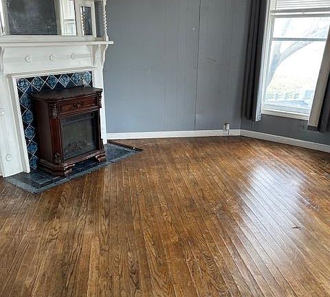 3rd image of 1801 Hope St