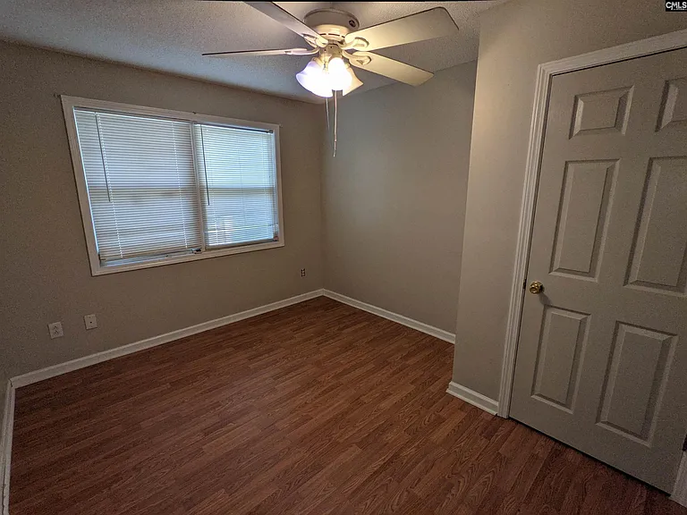 1071 Sandy Cir — Photo 2