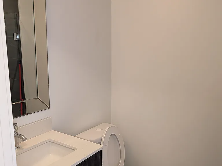 56 Manor Rd E #1711 — Photo 5