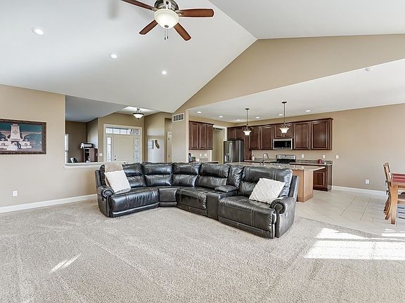 4th image of 9433 Avingnon Way