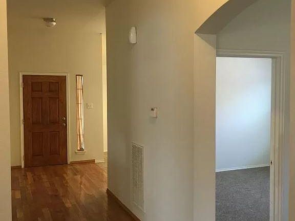 3rd image of 1820 Barton Springs Dr
