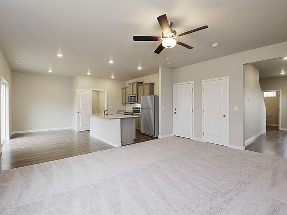3rd image of 8520 13th Avenue E