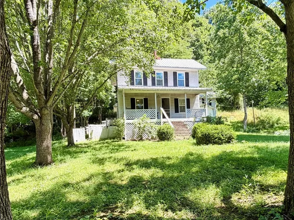 8438 Little Sandy Rd, Ravenswood, WV 26164