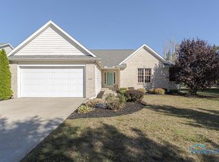 810 Lelanford Cir, Bowling Green, OH 43402