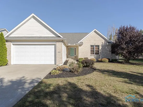 810 Lelanford Cir, Bowling Green, OH 43402