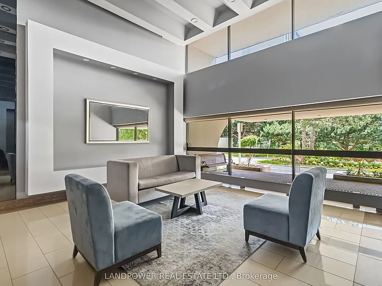 350 Seneca Hill Dr #Penthouse 14 — Photo 5