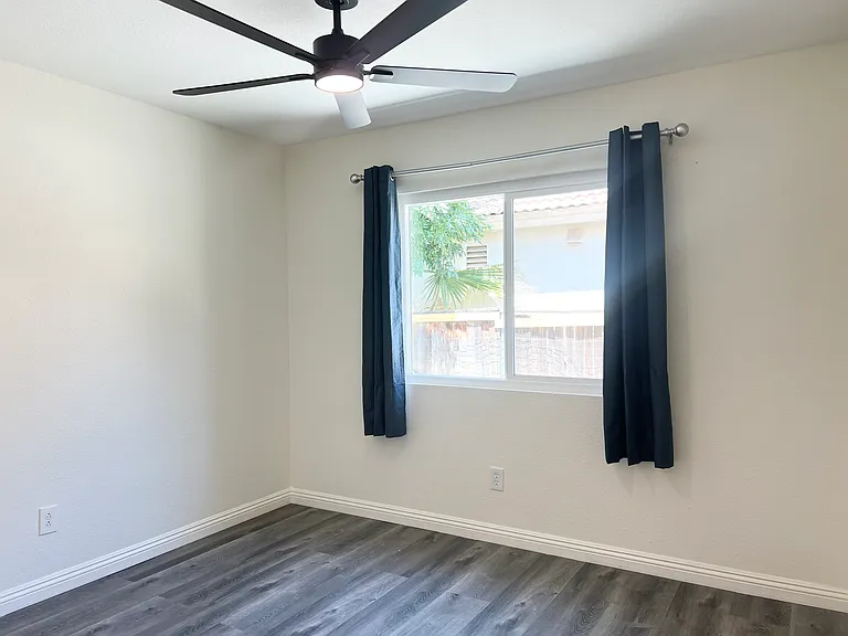 1084 E Evans St — Photo 10