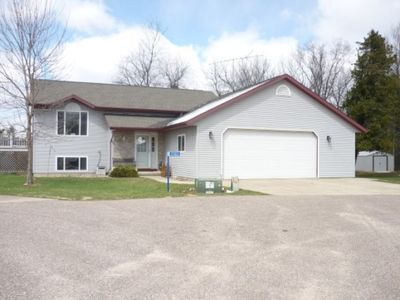 E11061 Maple Park Dr, Prairie Du Sac, WI, 53578