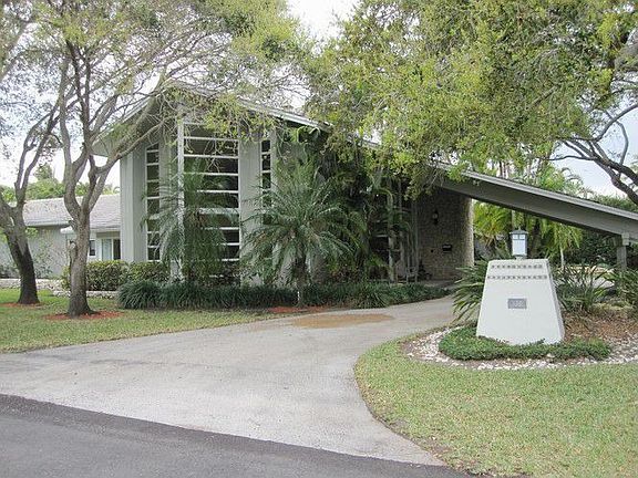 2nd image of 5900 Las Palmas Dr