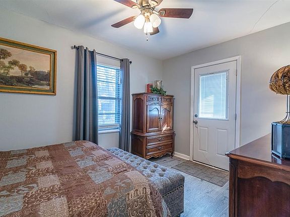 4th image of 605 S Gordon St