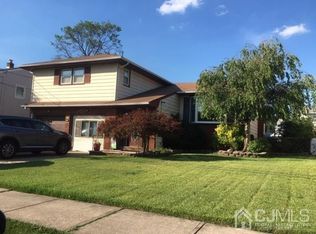 48 Pleasant Ave, Iselin, NJ 08830