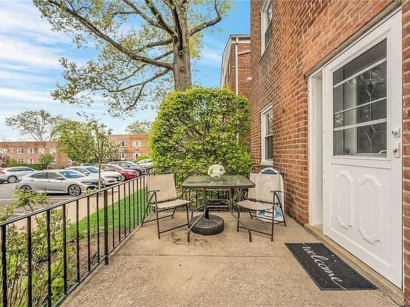 4th image of 7 Leewood Cir #1l-unit 1L