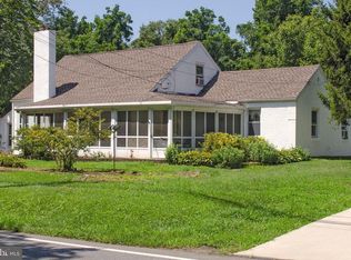 614 Meetinghouse Rd, Upper Chichester, PA 19061