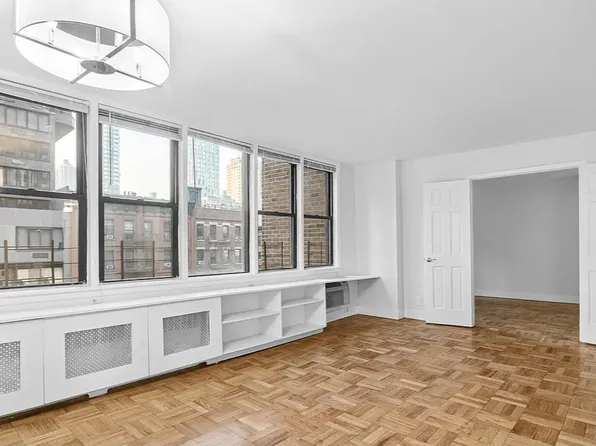 500a East 87th Street image 2 of 18