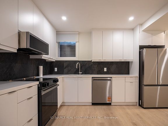 3rd image of 168 Annette St Unit C