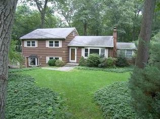 46 Lakewood Dr, Mountain Lakes, NJ 07046