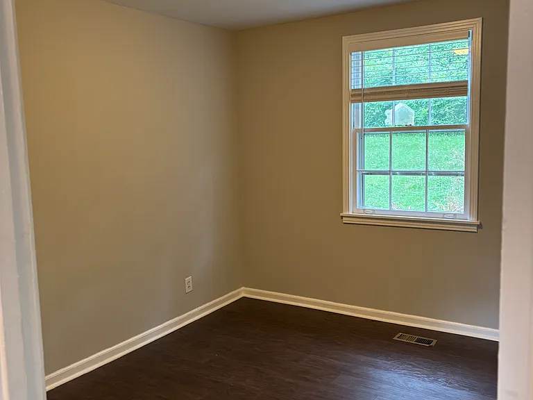 5639 Meadowcrest Ln — Photo 9