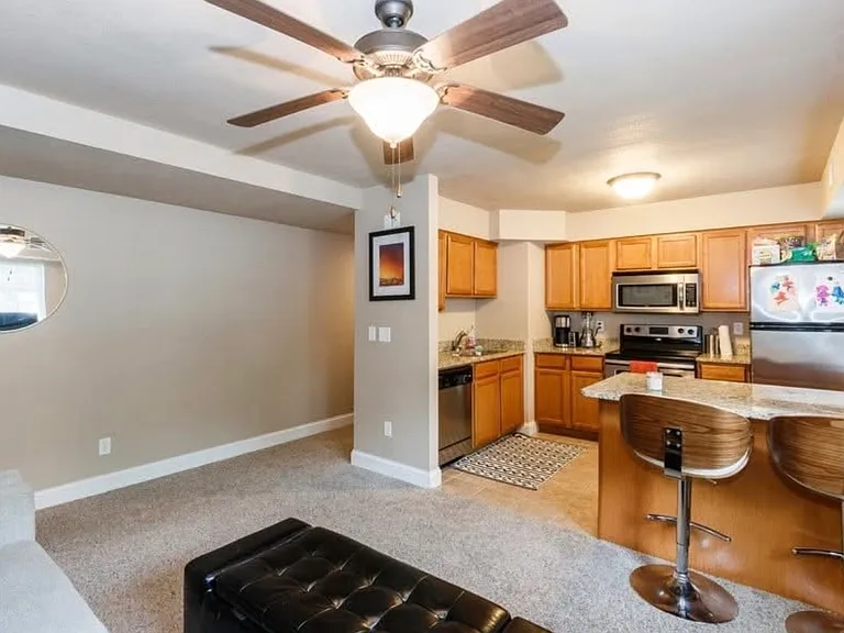 104 Grandview Ct — Photo 5