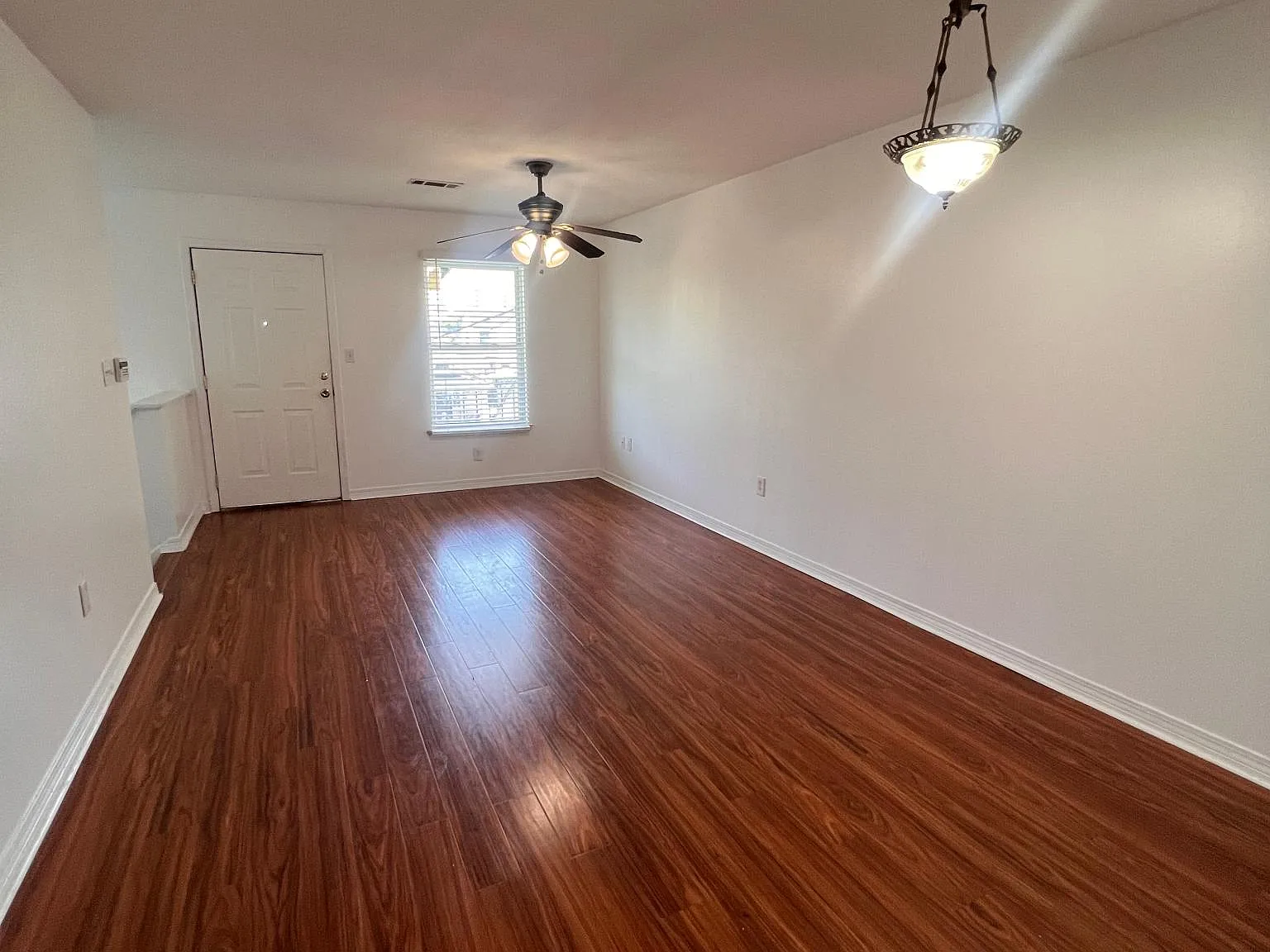 3 bed, 1300 sqft, $1,800 — Photo 4