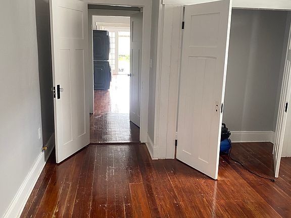4th image of 3031-33 Bruxelles St