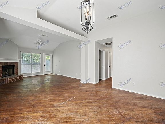3rd image of 1012 Waterview Dr