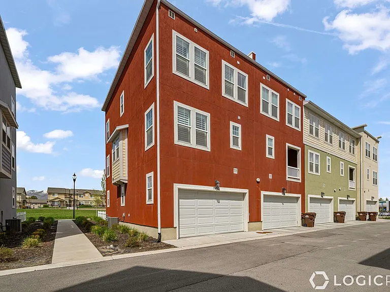 7862 S 5440 W — Photo 2