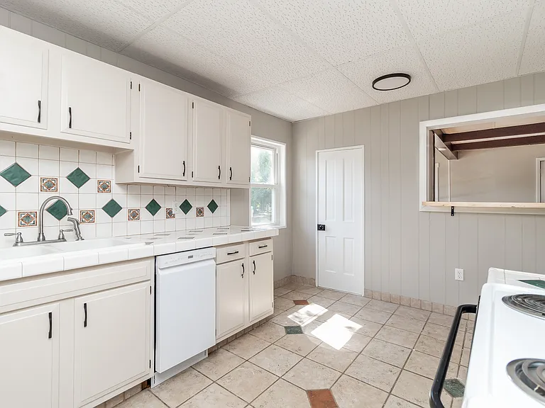 300 N Park St #1 — Photo 9