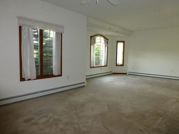 5th image of 2269 Tingley St