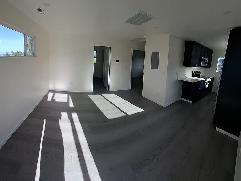 Sargent Ave — Photo 1