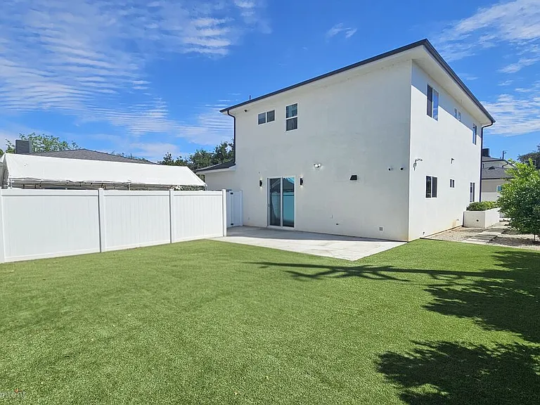 15224 W Holyland Dr — Photo 18