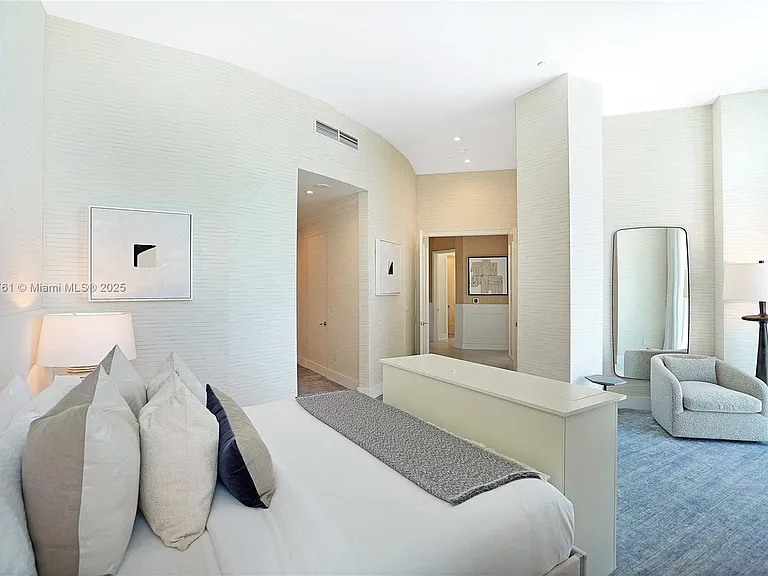 4401 Collins Ave #PH SOUTH — Photo 47