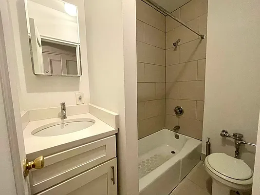 Rented by J PRESTON AND ASSOCIATES INC | media 21